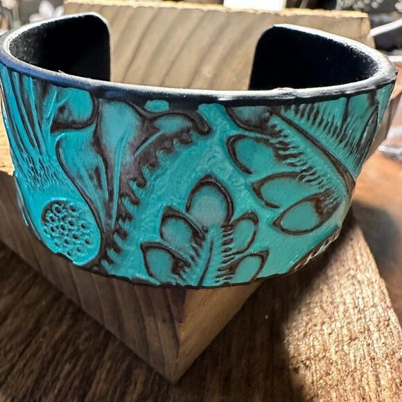 Boho Southwestern Leather Turquoise Floral Wide Cuff Bangle Bracelet, Ships in - Picture 2 of 11